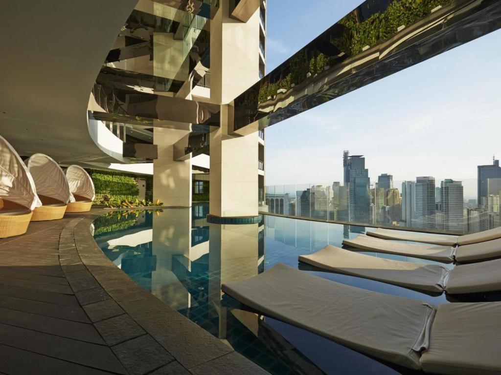 Gramercy Residences Manila Esterno foto